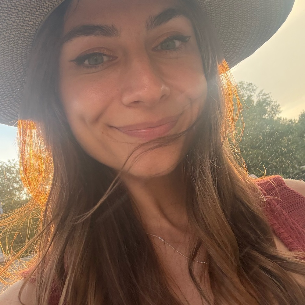 Meet your Posher, Jenevieve